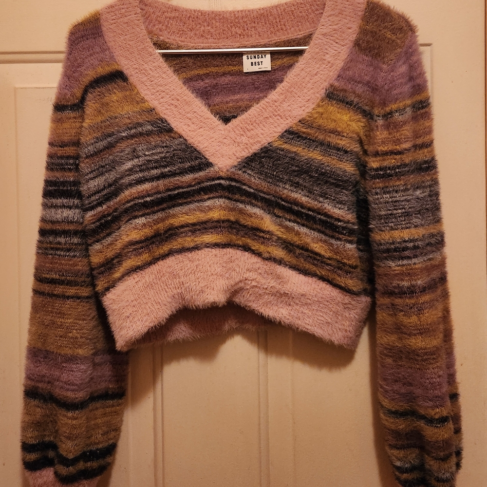 Aritzia Sunday Best Cropped Striped V-Neck Sweater